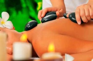 Massagem pedras quentes